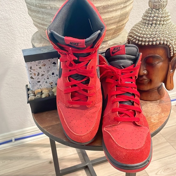 Nike (Retro) Dunk Hi - Picture 2 of 3